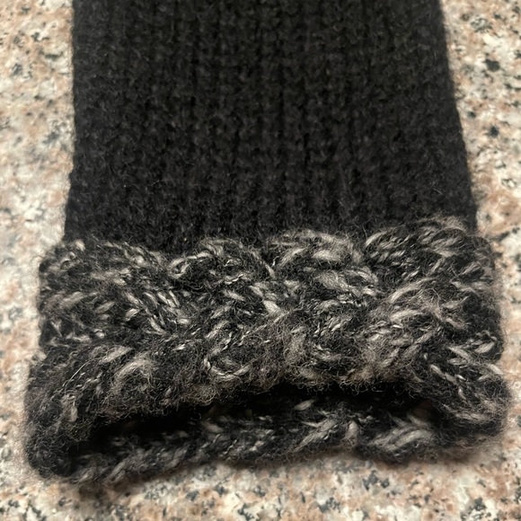 CHANEL VINTAGE 🌟CARDIGAN TWEED SWEATER; LIKE NEW - Picture 13 of 16